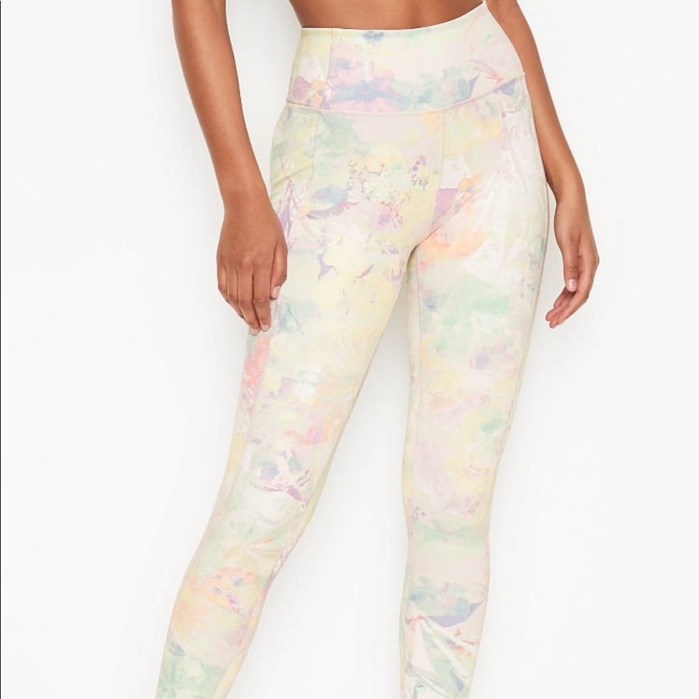 VICTORIA’S SECRET LEGGINGS